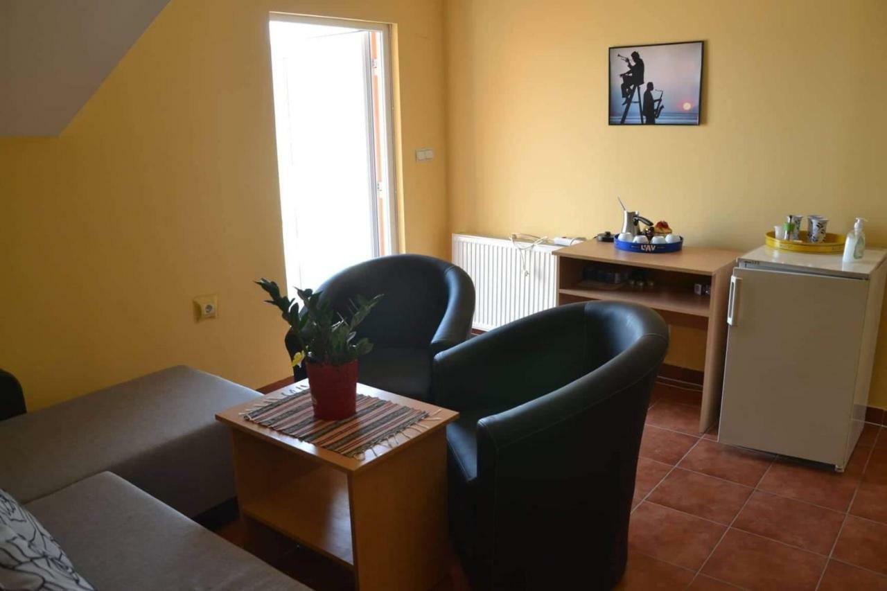 Guest House Bole Vinci Exterior foto